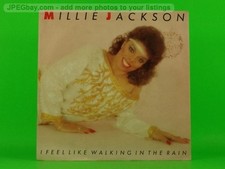 JACKSON,MILLIE I FEEL LIKE WALKING IN THE RAIN (PICTURE SLEEVE) (137) 7" SIRE