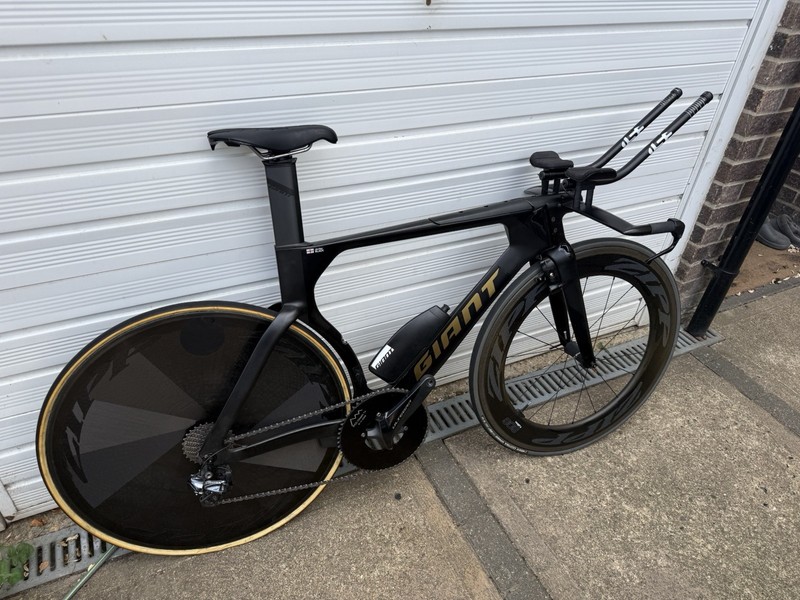 (Small) Giant Trinity Pro Time Trial Bike - 11 spd Di2 ultegra and Zipp wheels
