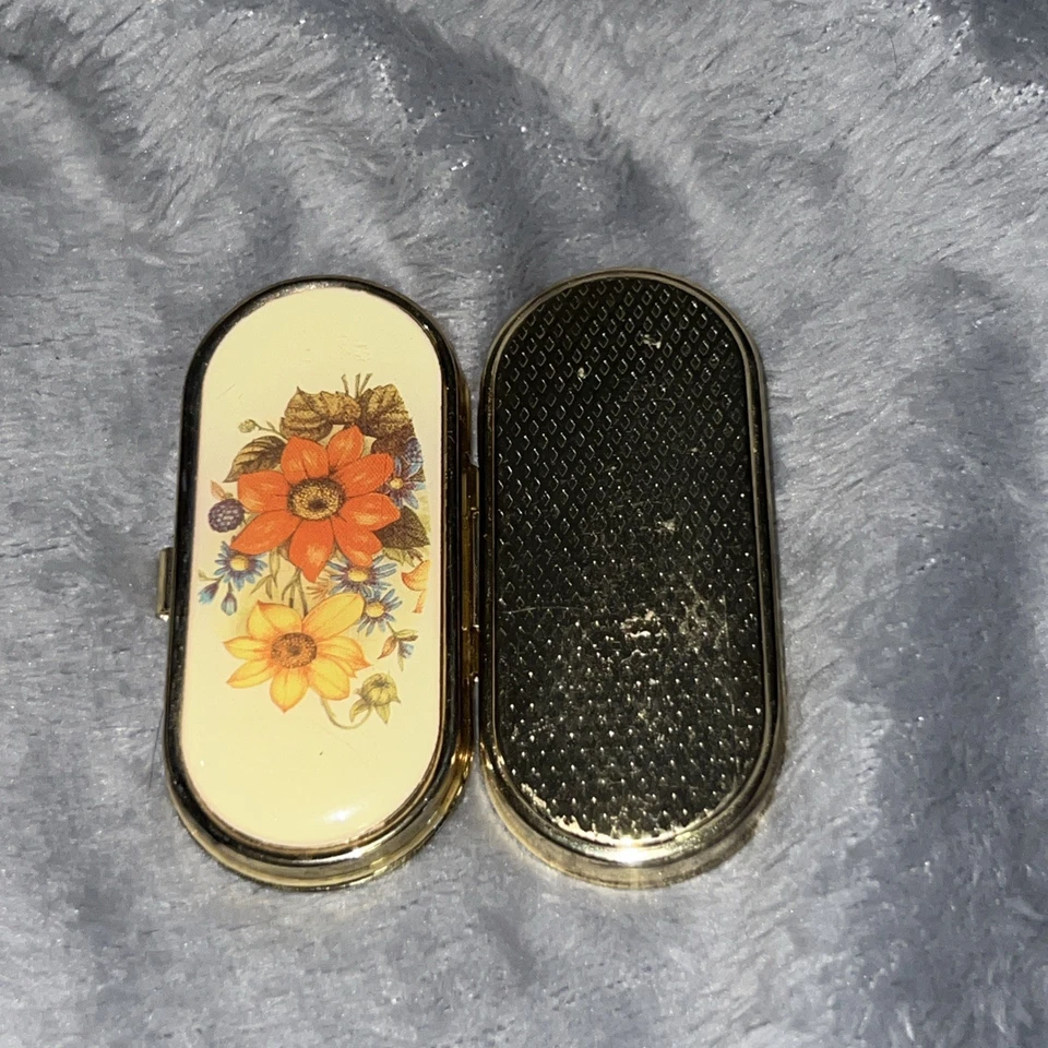 Caja Estuche Vintage Antigua Japón Ricas Flores Florales Sección Píldora Tono Dorado Foto 3 de 4