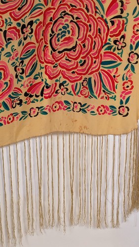 FLAPPER 1920’S RICH CABBAGE ROSE PRINT THIN SILK SHAWL W FRINGE - Picture 4 of 12