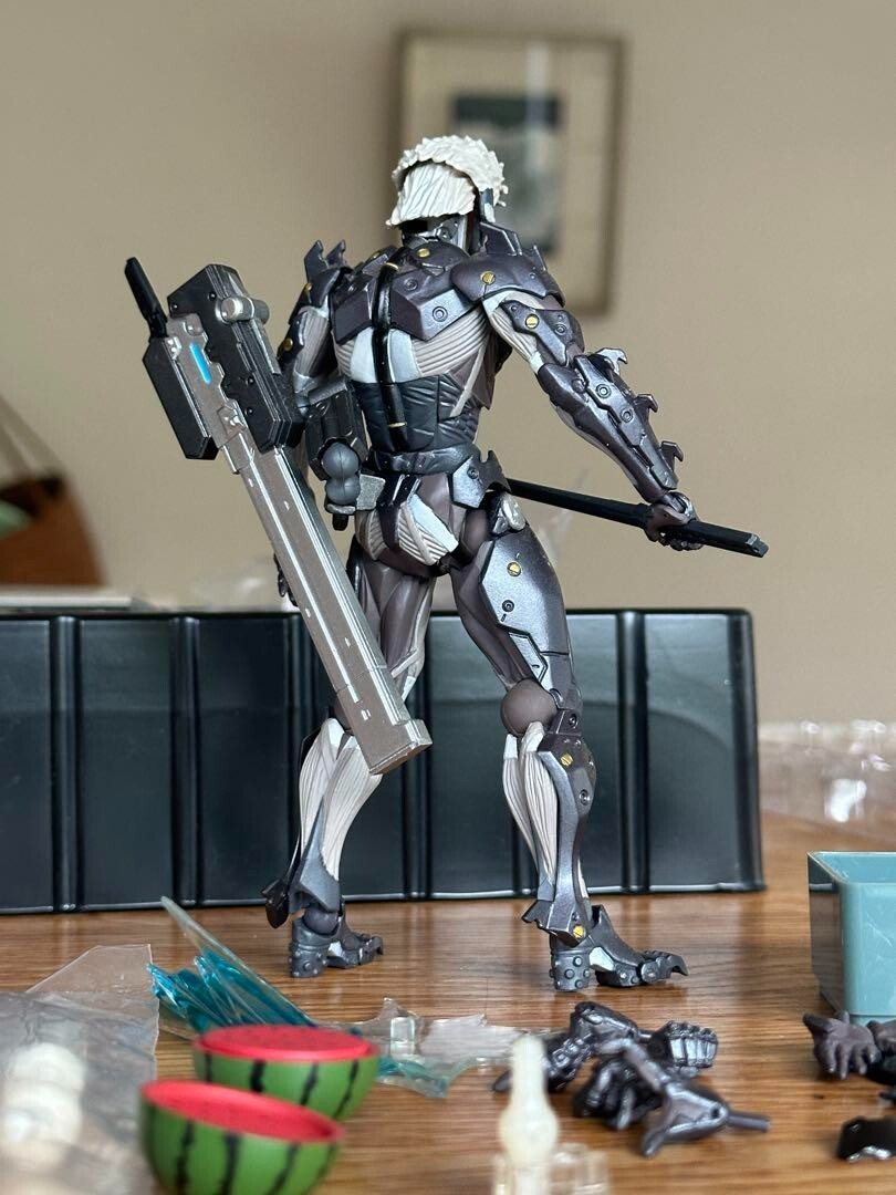Revoltech Yamaguchi METAL GEAR RISING REVENGEANCE RAIDEN