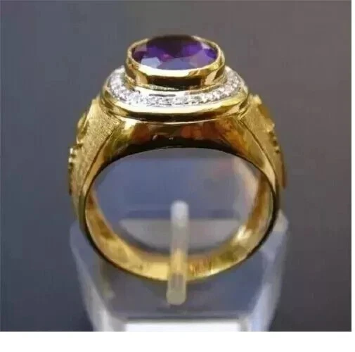 Anillo de alfil de 5,00 quilates para hombre creado en laboratorio corte ovalado amatista enchapado en oro amarillo de 14 k Foto 4 de 4