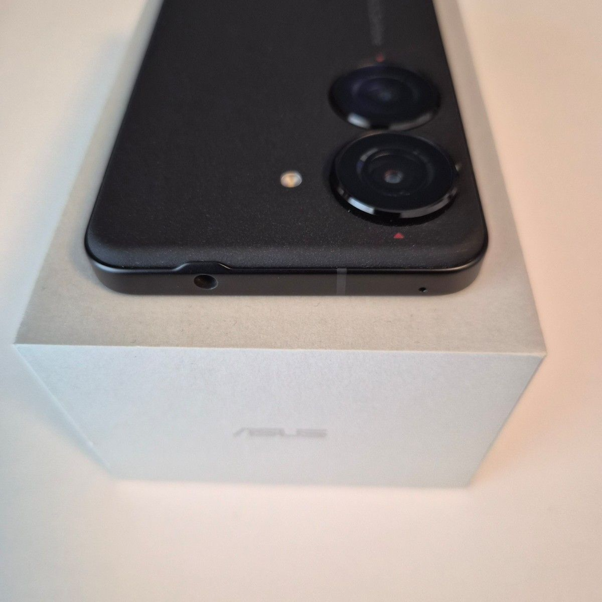 SIM-free phone: ZenFone 10 128GB 389 Midnight Black