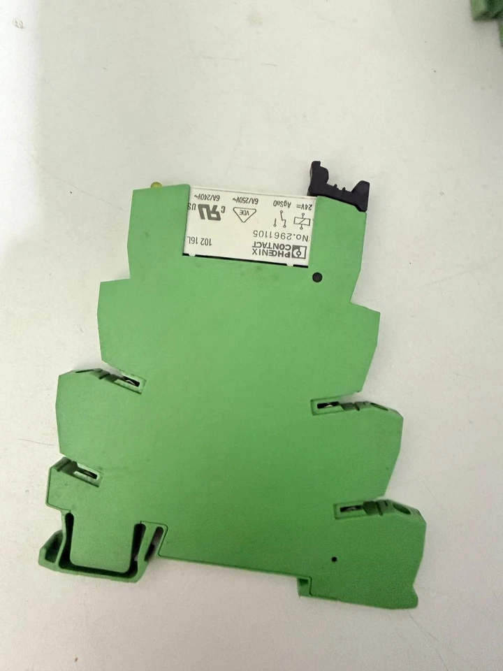 Lot of 135 Phoenix Contact PLC-BSC-24DC/21 5 Pin Relay Socket 2961105 FREE SHIP - Image 2 of 4