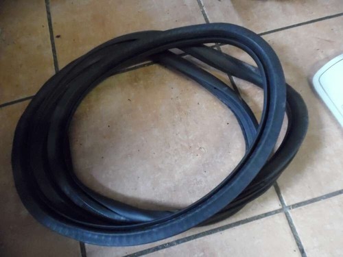 VW Golf VI 5K Türdichtung Türgummi Vorne Links 5K4867911