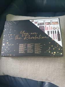 Bn Revolution You Are The Revolution Makeup Gift Set Box Ebay