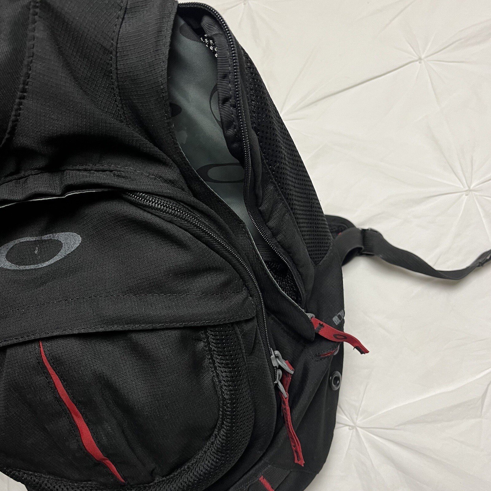 2000s Vintage Oakley Tactical Backpack Black Rugged F… Gem