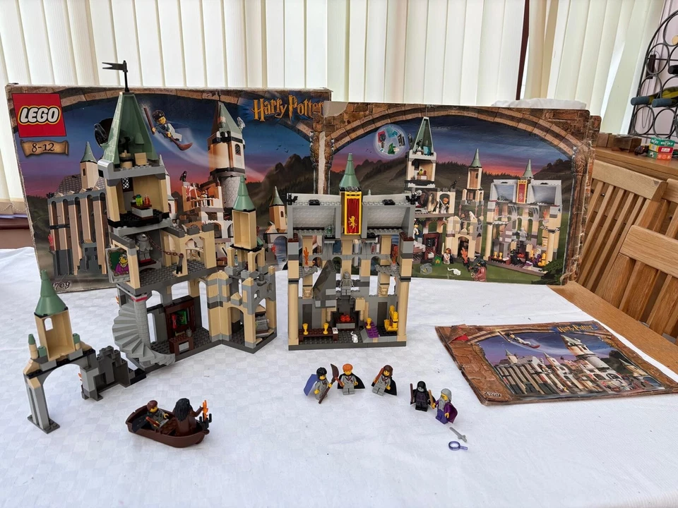 LEGO Harry Potter 4709 Hogwarts Castle, photo 1 of 5