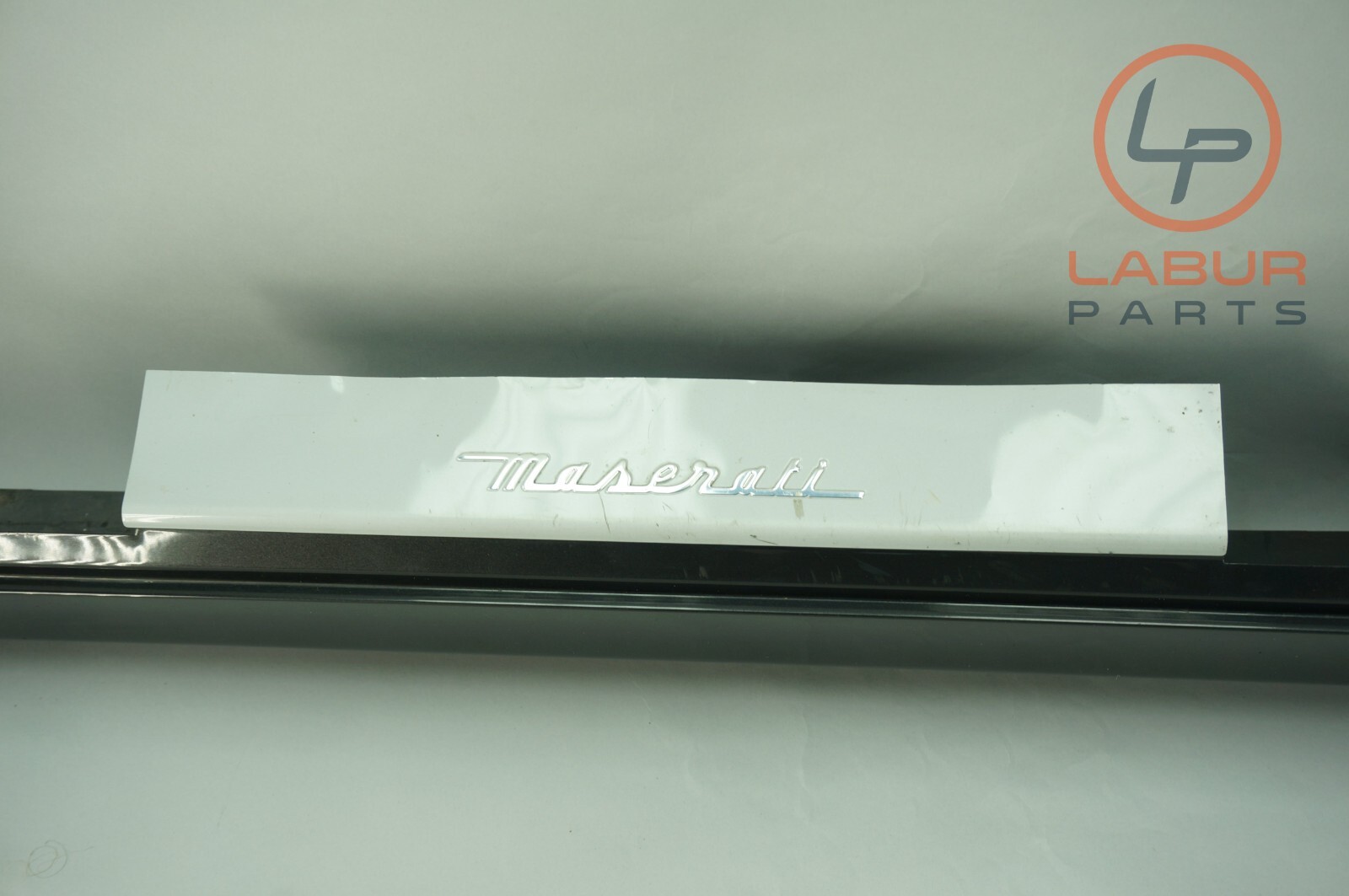 M139 09-13 Maserati Quattroporte Left Driver Side Skirt Rocker Panel SS386
