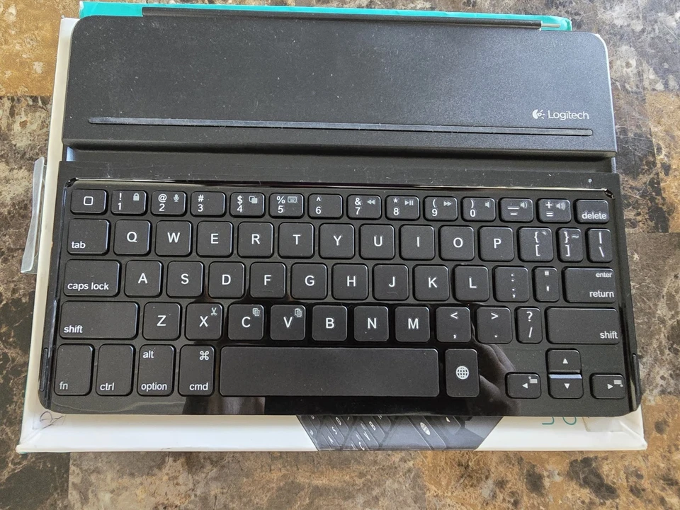 Logitech Ultrathin Keyboard Folio Cover i5 in original box for iPad Air Y-R0041 - Image 3 of 4