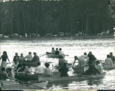 1966 Parisians Jamming Lake In Bois De Boulogne With Rowboats Travel Photo 8x10