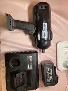 SNAP ON 1/2" CORDLESS IMPACT WRENCH CT9080GM (W/BATT, CHARGER, & RUBBER GUARD))