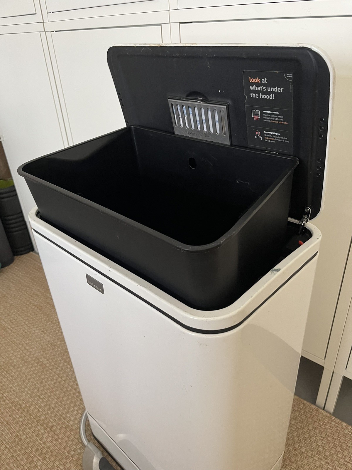 Simplehuman 38L Kirchen bin.  Rectangular Pedal Soft Close White image 2