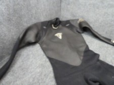 Oneill XS/4D XTS Wet Suit Adult Size m Black Zip Style