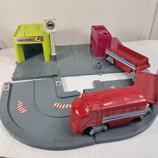 Hot Wheels City TRAIN STATION Playset n8505 2008 car track set PARTS Vintage