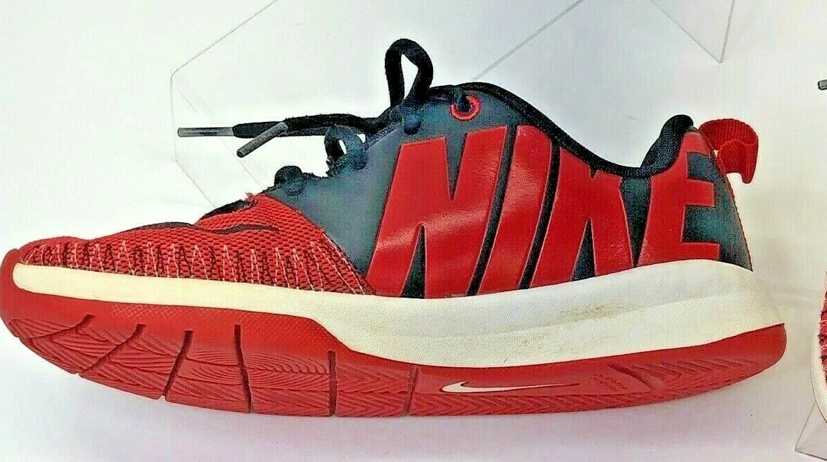 Nike Team Hustle D7 Red and Black Size 4 Youth Athletic Sneaker