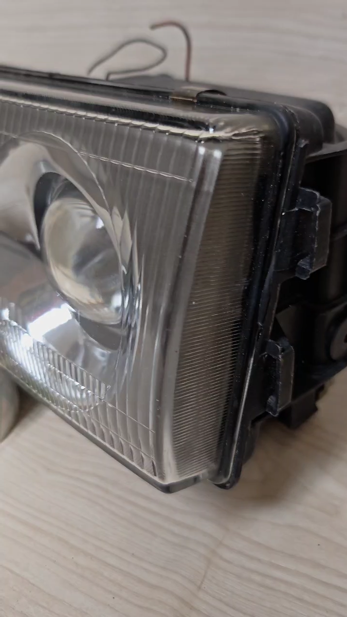 MITSUBISHI DELICA STAR WAGON P35W P25W L300 Headlamps Headlight