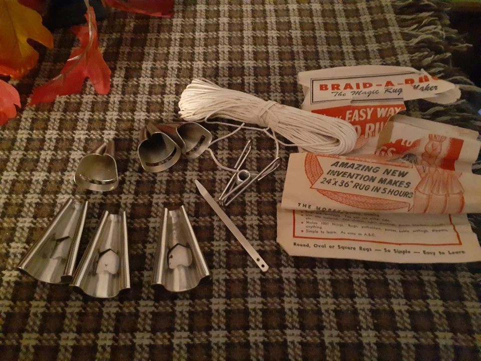 Vintage Braid A Rug Tools DuKane Company Braiding Kit - Image 4 of 4