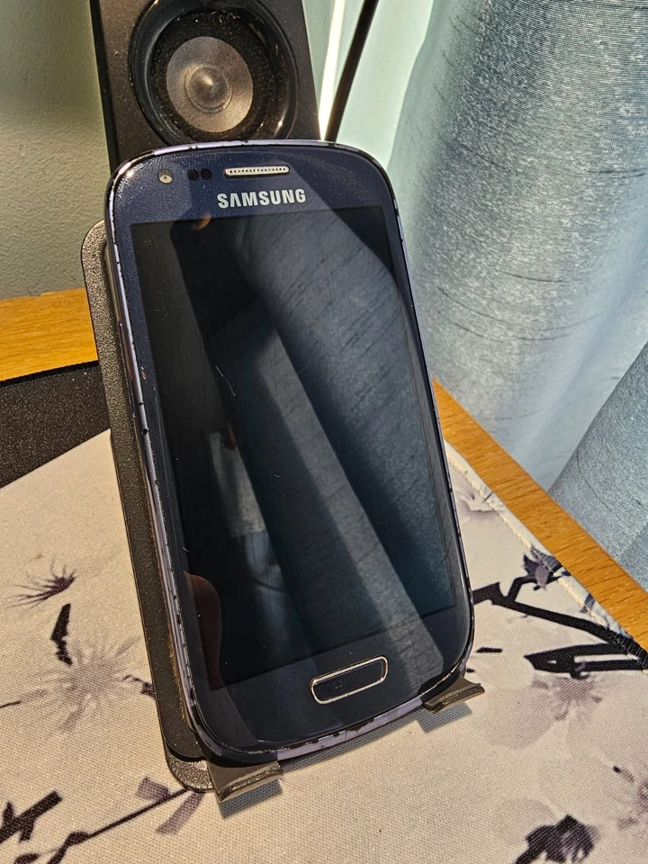 Samsung Galaxy S3 S III Mini VE 8GB Blue GT-I8200N Android 4.2.2 Smartphone, photo 4 of 5