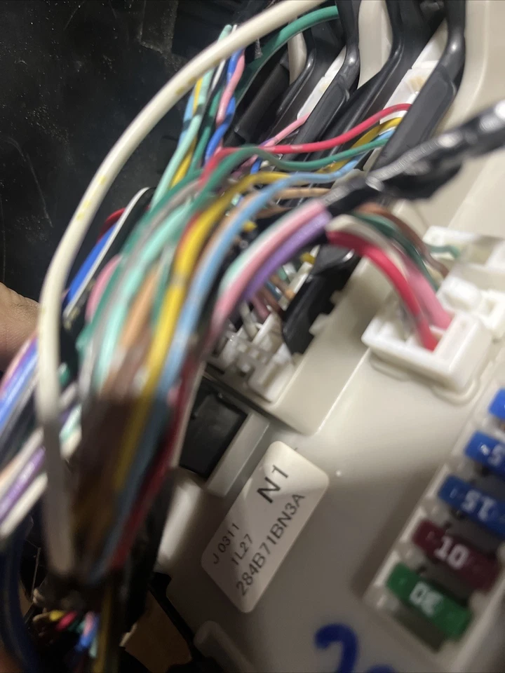 OEM INFINITI G37 2011 automático motor de 2 puertas IPDM caja de conexiones de fusibles Foto 3 de 3