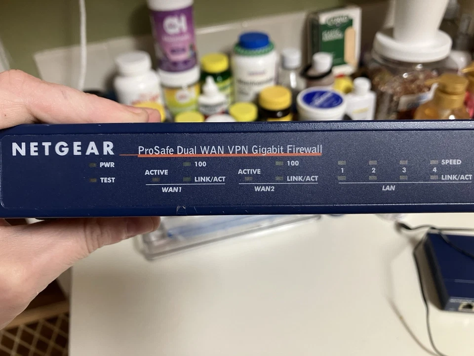 Netgear ProSafe VPN Firewall 25 w/ 4Gigabit LAN Dual WAN Port FVS124G - Image 3 of 4