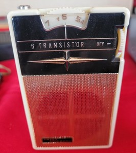 RARE Vintage 1961 Sweet Ingeborg Transistor Radio - Great Shape JAPAN WORKS
