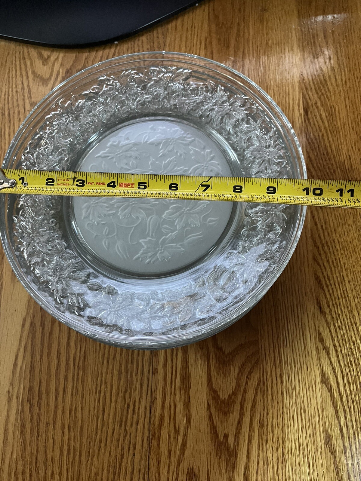 Princess House FANTASIA Poinsettia Crystal Dinner Plates 10" Frosted