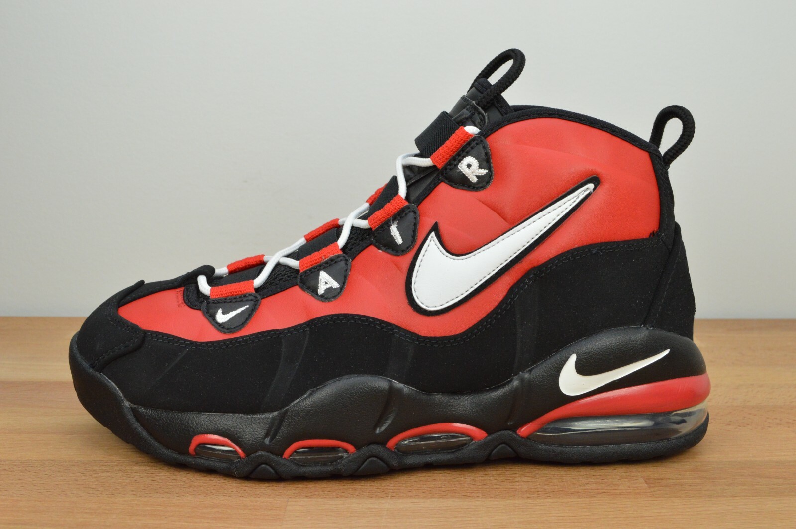 nike uptempo 95 red and black