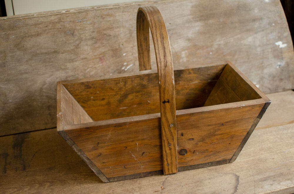 Vintage PRIMITIVE Berry GATHERING BASKET Handle Farmhouse Vintage basket box