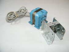 GILBERT A49 MOTOR AND GEAR BOX FOR ERECTOR SET, HAS BEEN TESTED AND WORKS 8