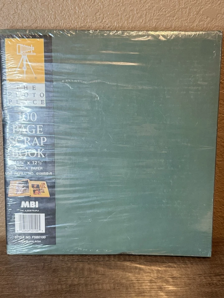 Scrapbook esportivo vintage novo na embalagem 100 páginas expansível Manilla - Imagem 2 de 3