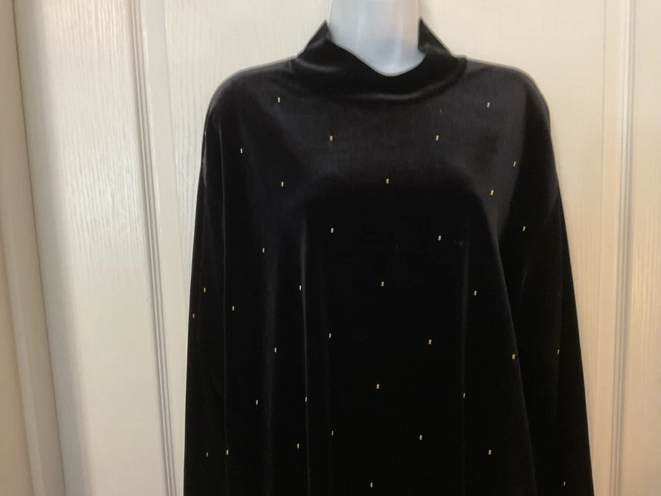 Top túnica Bechamel para mujer talla 1X negro adornado con terciopelo manga larga Foto 3 de 4