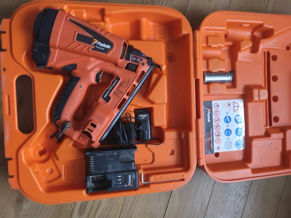 Paslode IM65A F16 Angled Lithium Brad Nailer - Image 1 of 1