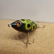Handmade lure Hedgehog frog color