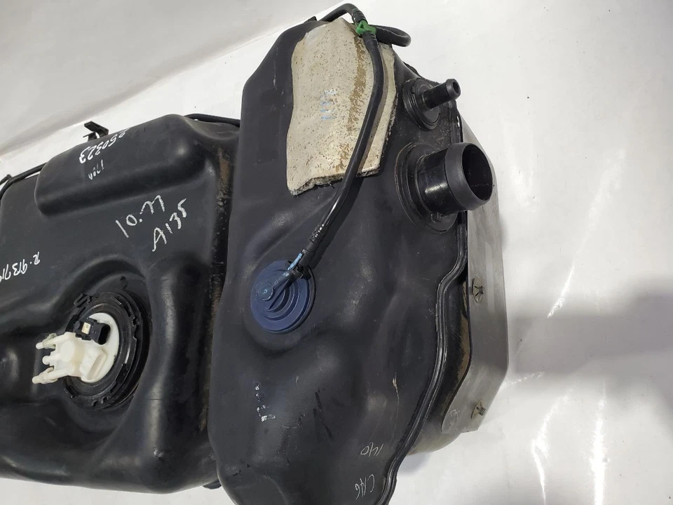 Tanque de combustible usado se adapta a: Chevrolet Tahoe 2001 grado A Foto 2 de 4