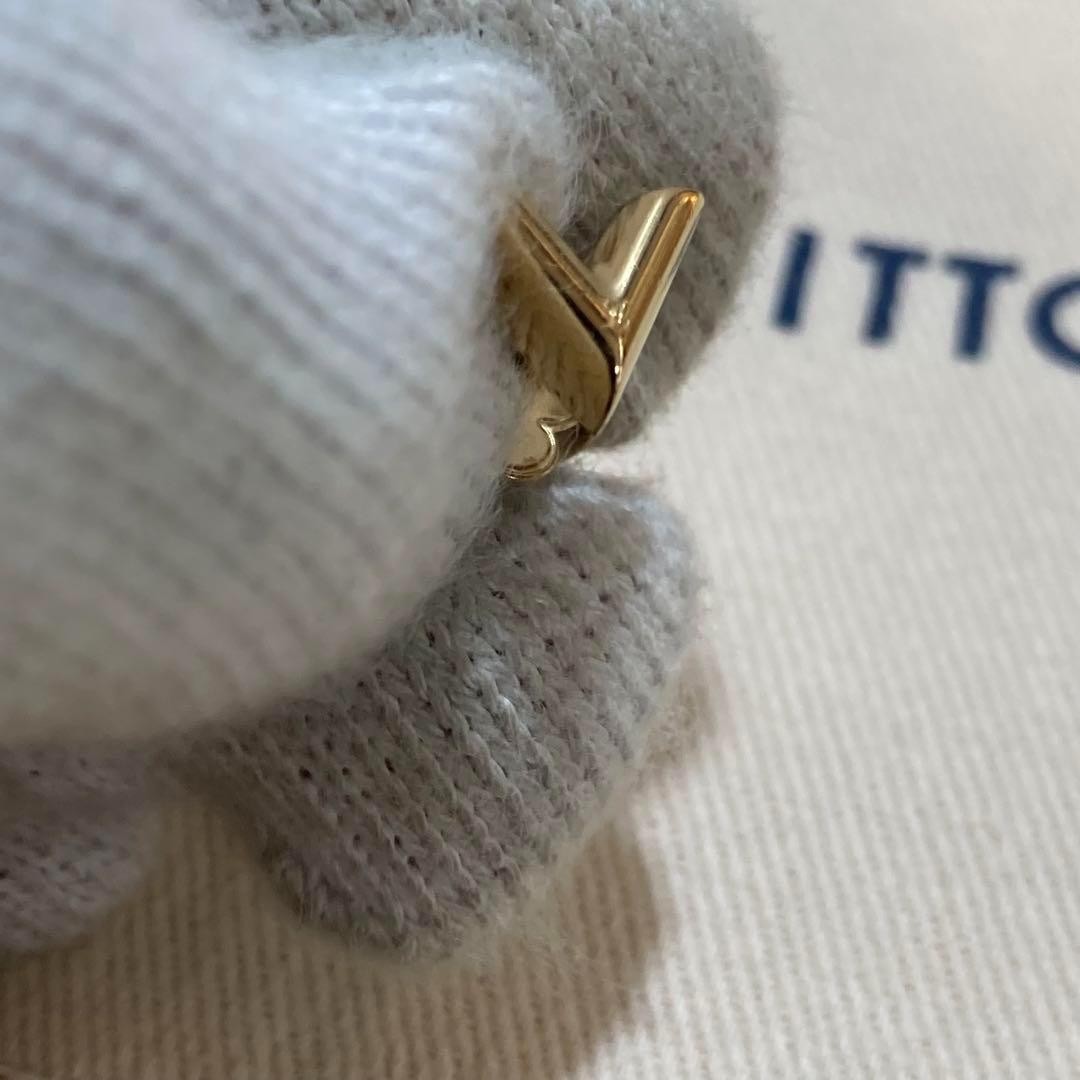 Louis Vuitton Authentic Catch Stud Essential V Ea… - image 9