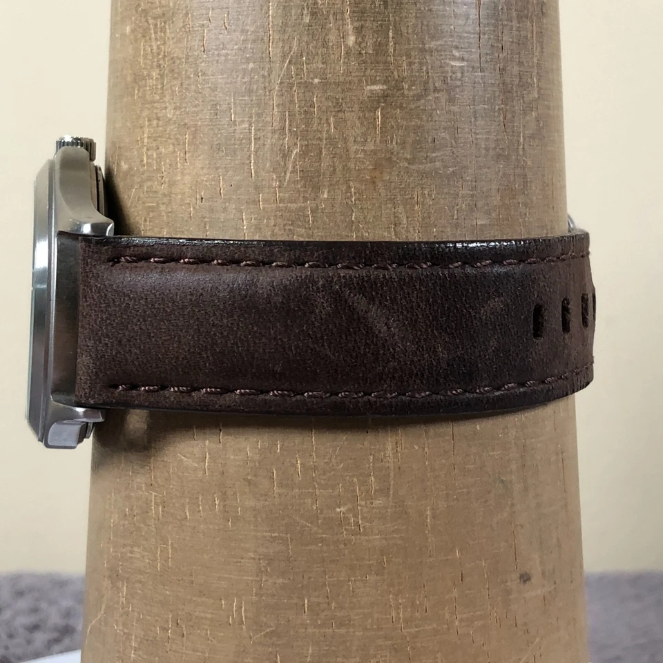 Мужские кварцевые аналоговые часы Columbia CL-7010 Diver Date коричневая кожа 37 мм 8 1/4 дюйма - Изображение 3 из 4