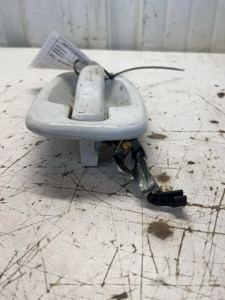 00-06 GMC YUKON XL 1500 Manija Puerta Exterior Puerta Izquierda Cuerpo Trasero Color pintado Foto 2 de 4