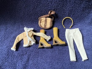 Bratz Doll Clothes W/Accessories Lot 