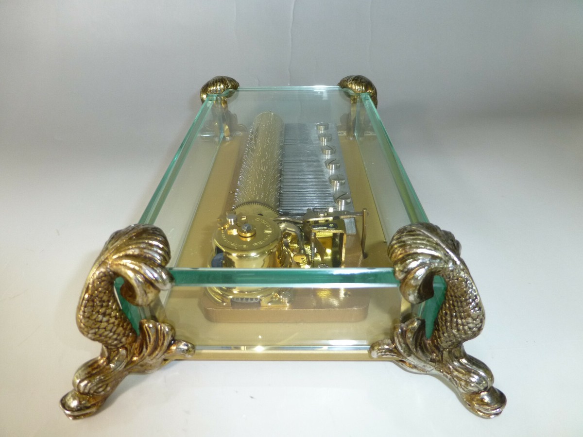 VINTAGE SWISS REUGE 72 MUSIC BOX, CRYSTAL CLEAR GLASS CASE VINTAGE SWISS REUGE 72 MUSIC BOX, CRYSTAL CLEAR GLASS CASE