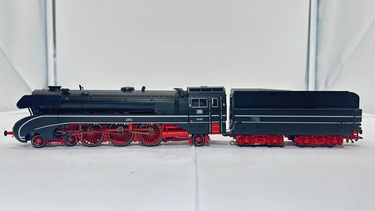 Locomotive Märklin 37080 BR 10 001 DB ép. III - Vapeur Digitale Avec Son, époque 3, HO