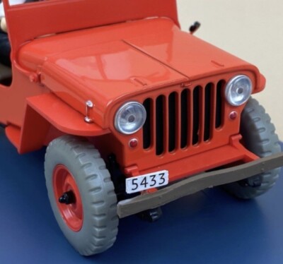 【タンタンTintinの車 LA JEEP ROUGE 赤いジープ1/24】 タンタンTintinの車 LA JEEP ROUGE 赤いジープ1/24】