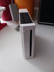 Nintendo Wii Console White RVL-001 Lot Bundle