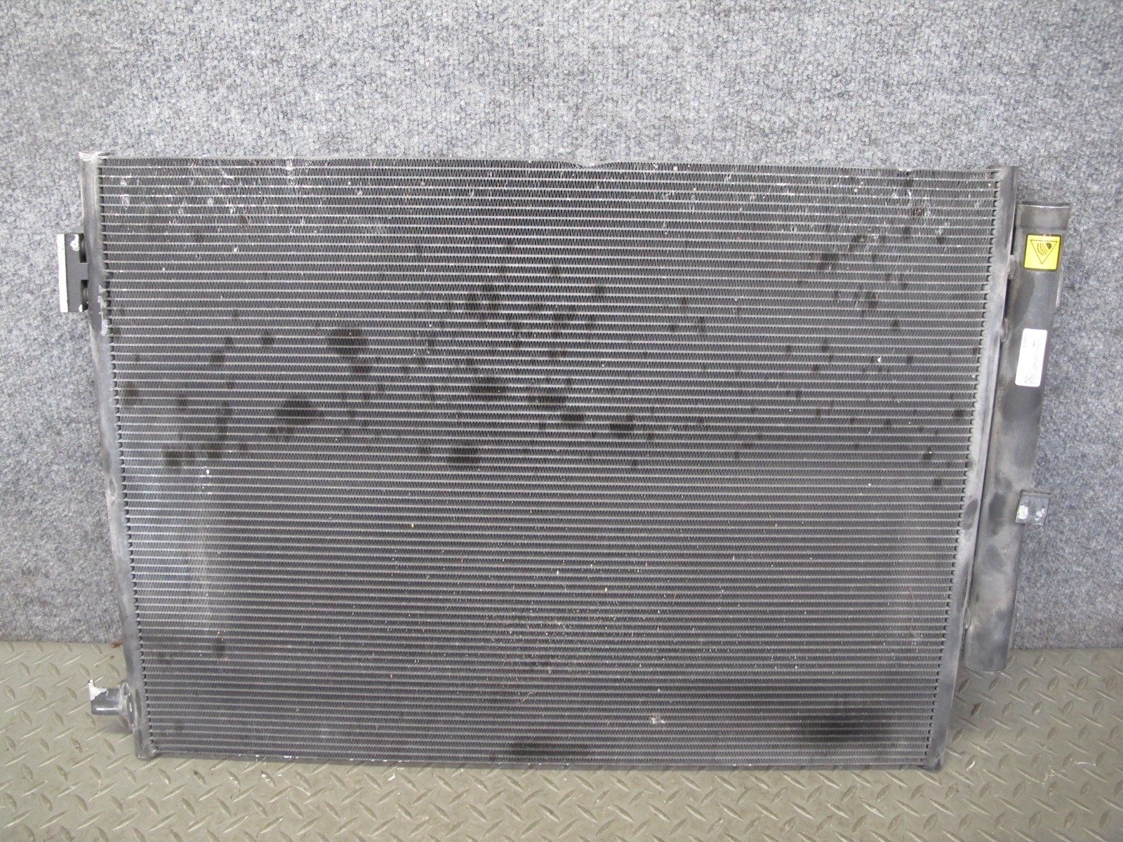 2017-2020 MASERATI LEVANTE M161 A/C AIR CONDITIONING CONDENSER 670009820