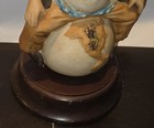 VINTAGE 1980 PRICE HOBO CLOWN ON WORLD WOOD BASE MUSIC BOX 8.25" TALL EUC WORKS  — photo 3