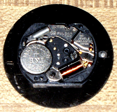 PULSAR Y130A QUARTZ WATCH MOVEMENT WITH CASE, RUNNING WELL