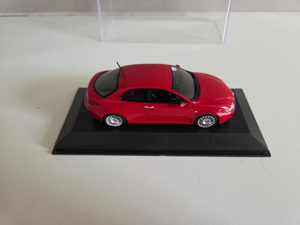 Minichamps 1/43 Alfa Romeo GT - Rosso (Rojo) - 2003 - 400120321 - Imagen 3 de 4