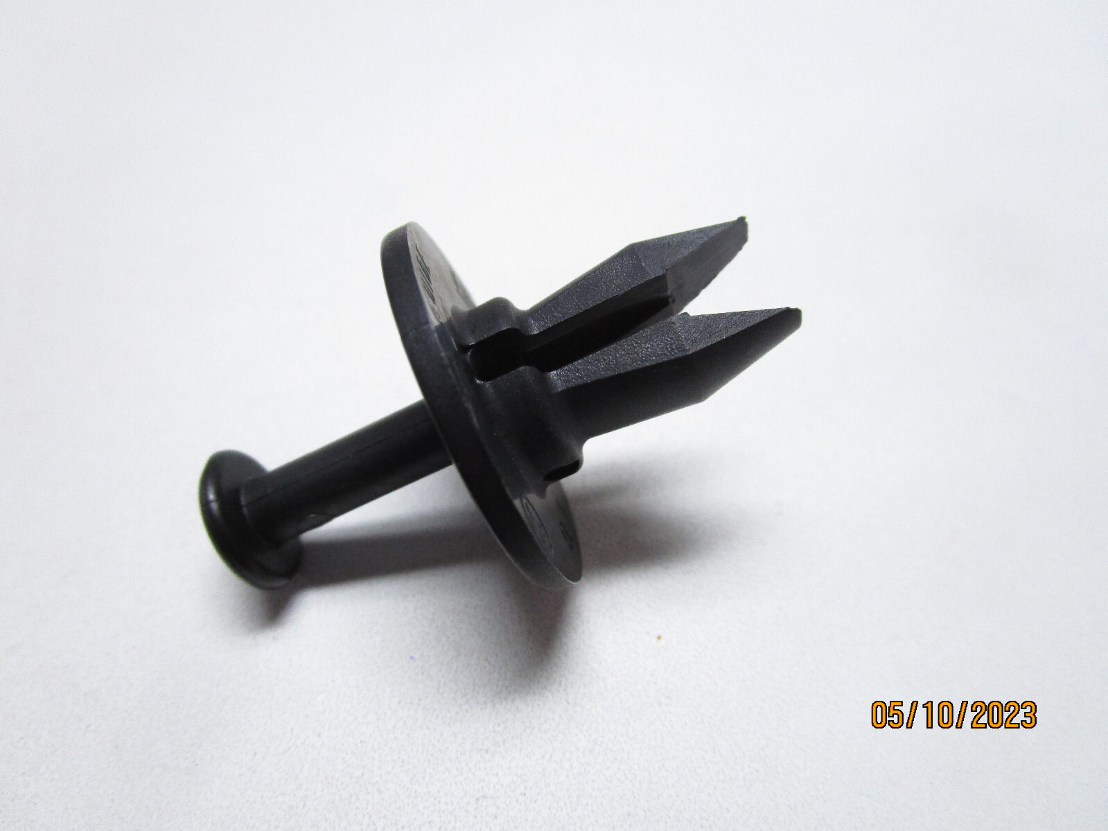 Genuine GM OEM 5973400 Cooling FanLower Shroud Retainer eBay