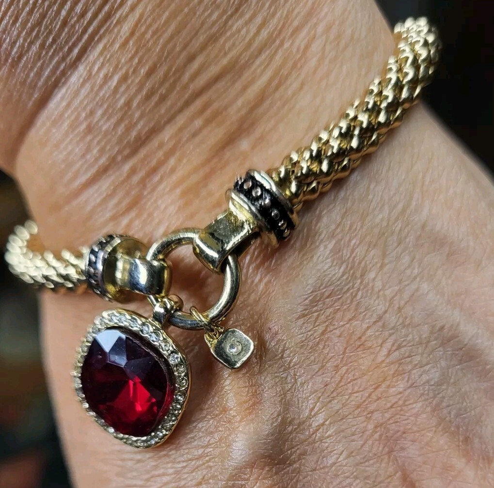 simulated ruby pendant On A Gold Tone Stretchy  B… - image 2