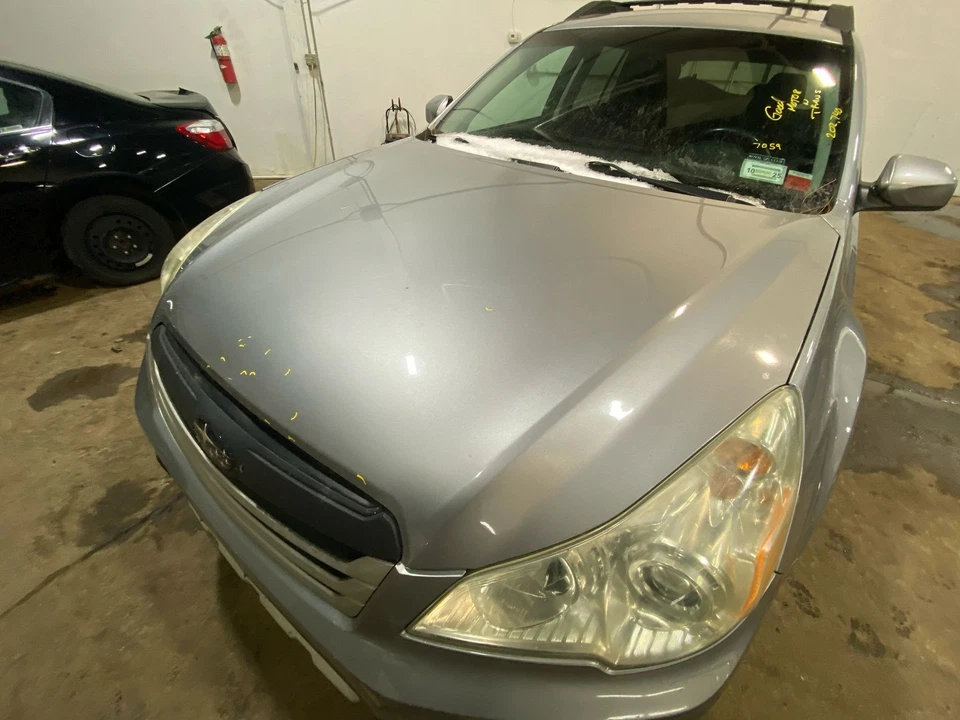 Used Hood fits: 2010 Subaru Legacy Sdn w/o hood scoop Grade B Foto 2 de 4
